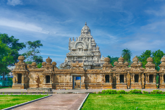 shot-of-the-kailashnath-temple-early-8th-century-2022-12-20-12-41-50-utc (1)