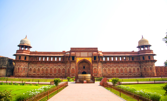 the-red-fort-of-agra-a-unesco-world-heritage-site-2021-12-17-00-11-40-utc (1)